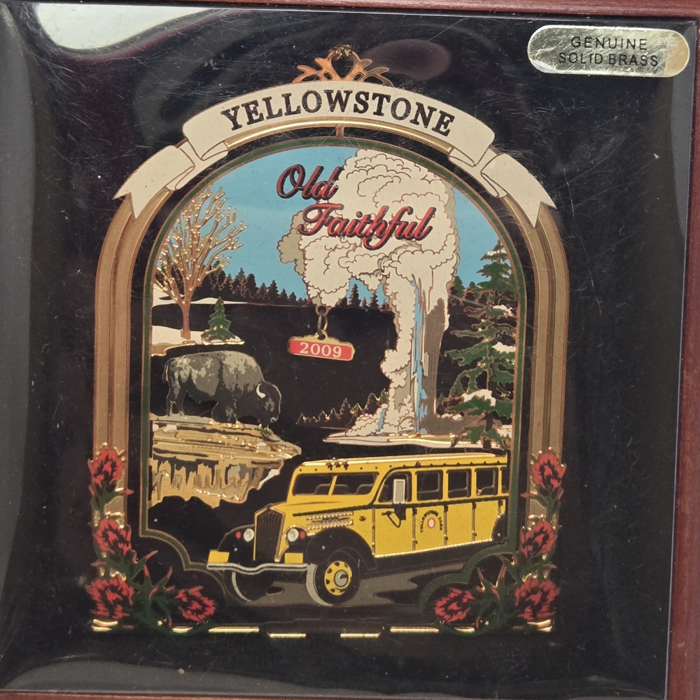 Yellowstone Old Faithful 2009 Genuine Solid Brass Ornament w/ Wood Box - Picture 6 of 8